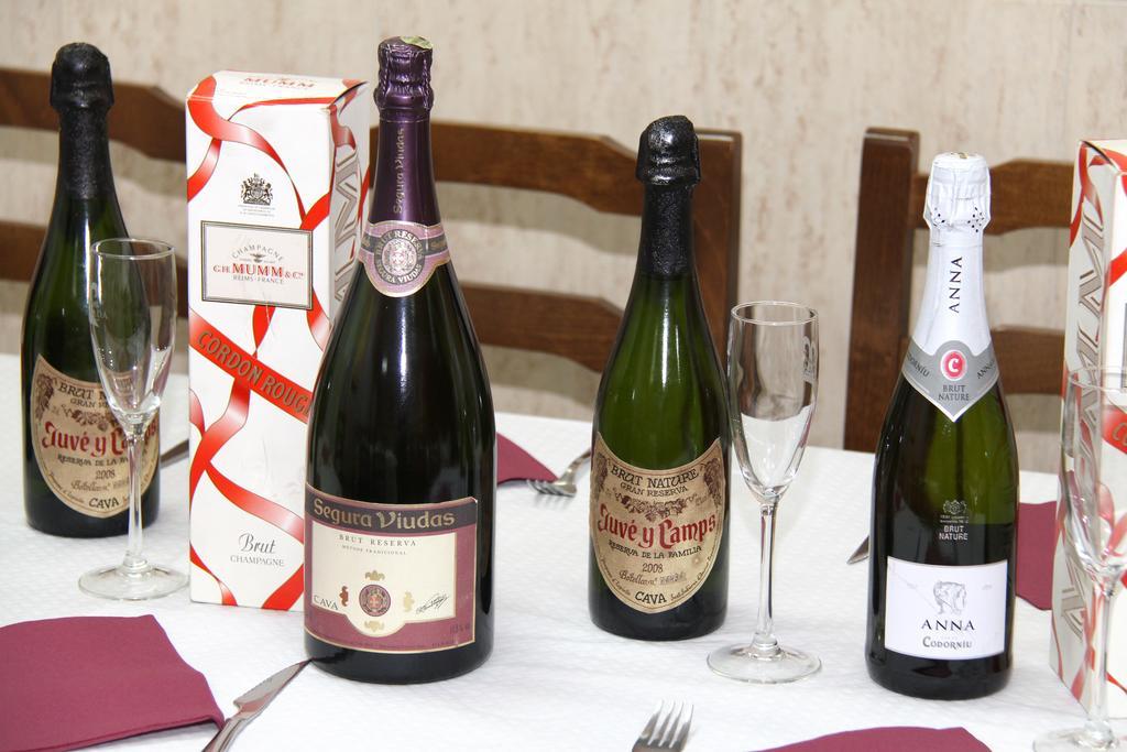 Hostal Restaurante La Masia Vila-real Eksteriør billede
