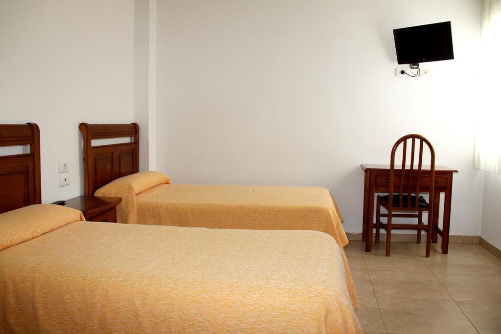 Hostal Restaurante La Masia Vila-real Eksteriør billede