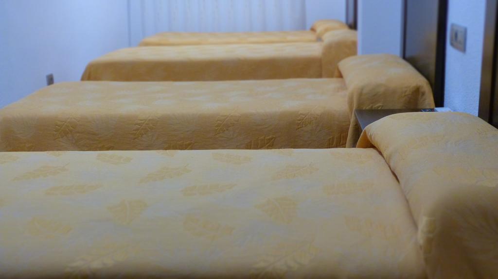 Hostal Restaurante La Masia Vila-real Eksteriør billede